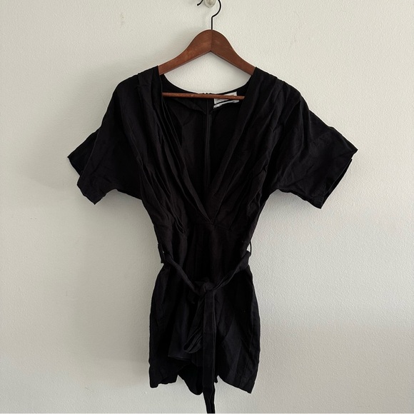 Urban Outfitters Black Cotton Linen Romper 
Sz 2 - Picture 3 of 6